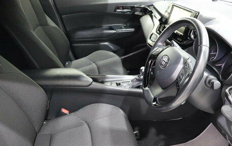 Toyota C-HR I рестайлинг, 2018 год, 1 890 000 рублей, 16 фотография