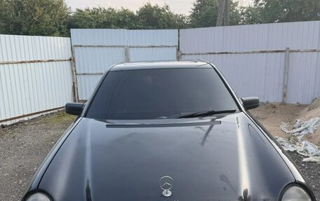 Mercedes-Benz E-Класс, 1996 год, 255 000 рублей, 2 фотография