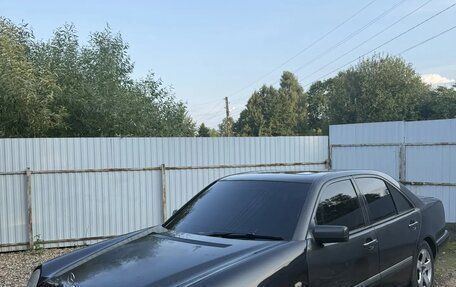 Mercedes-Benz E-Класс, 1996 год, 255 000 рублей, 4 фотография