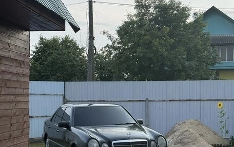 Mercedes-Benz E-Класс, 1996 год, 255 000 рублей, 8 фотография