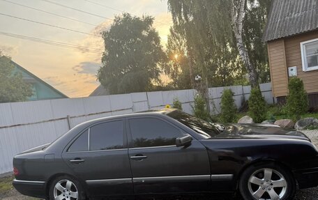 Mercedes-Benz E-Класс, 1996 год, 255 000 рублей, 10 фотография