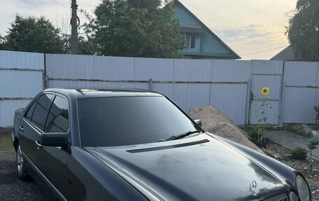 Mercedes-Benz E-Класс, 1996 год, 255 000 рублей, 9 фотография