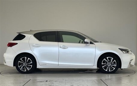Lexus CT I рестайлинг, 2022 год, 1 954 300 рублей, 4 фотография