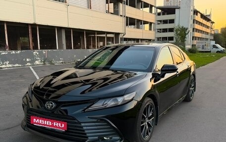 Toyota Camry, 2021 год, 2 800 000 рублей, 3 фотография