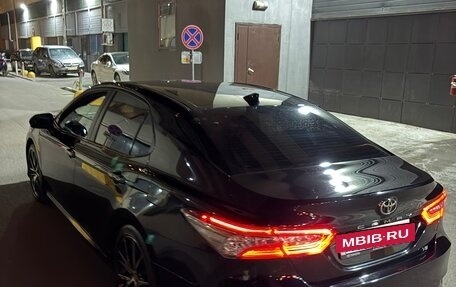 Toyota Camry, 2021 год, 2 800 000 рублей, 2 фотография