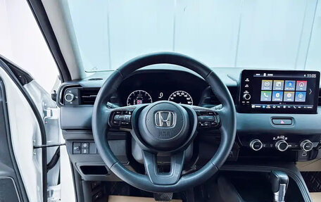Honda Vezel, 2023 год, 1 950 000 рублей, 8 фотография