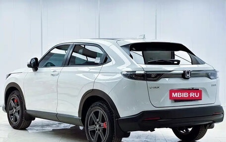 Honda Vezel, 2023 год, 1 950 000 рублей, 6 фотография