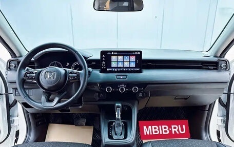Honda Vezel, 2023 год, 1 950 000 рублей, 9 фотография
