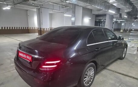 Mercedes-Benz E-Класс, 2017 год, 2 300 000 рублей, 4 фотография