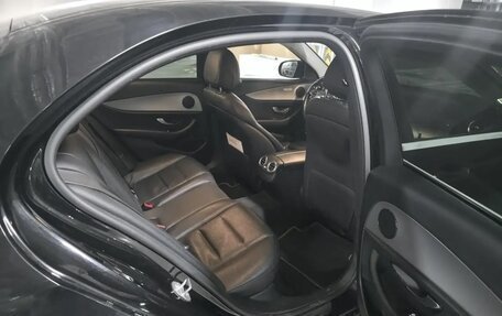 Mercedes-Benz E-Класс, 2017 год, 2 300 000 рублей, 7 фотография