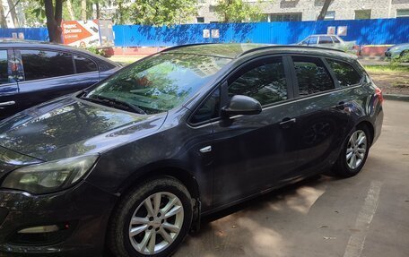 Opel Astra J, 2014 год, 600 000 рублей, 3 фотография