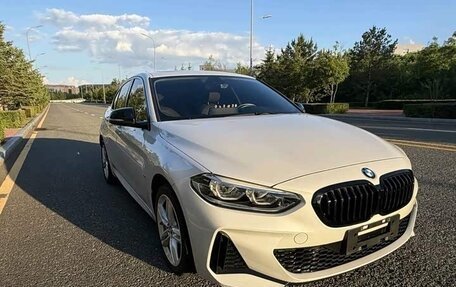 BMW 1 серия, 2022 год, 1 890 000 рублей, 5 фотография