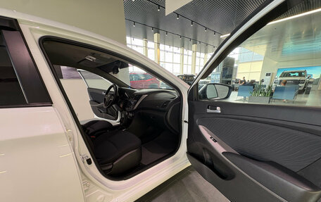Hyundai Solaris II рестайлинг, 2015 год, 875 000 рублей, 9 фотография