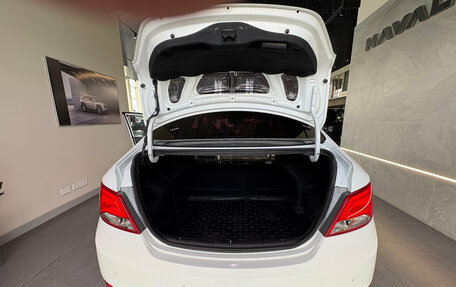 Hyundai Solaris II рестайлинг, 2015 год, 875 000 рублей, 10 фотография