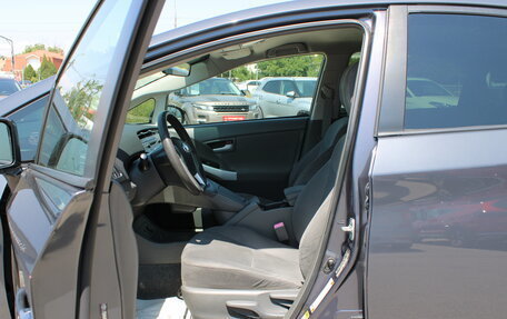 Toyota Prius, 2010 год, 1 069 000 рублей, 11 фотография
