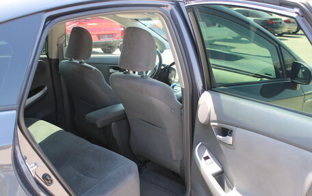 Toyota Prius, 2010 год, 1 069 000 рублей, 13 фотография