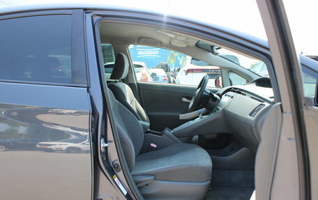 Toyota Prius, 2010 год, 1 069 000 рублей, 17 фотография