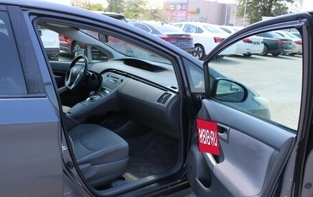 Toyota Prius, 2010 год, 1 069 000 рублей, 16 фотография