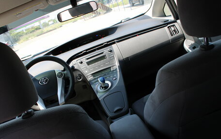 Toyota Prius, 2010 год, 1 069 000 рублей, 23 фотография