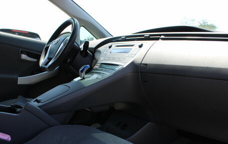 Toyota Prius, 2010 год, 1 069 000 рублей, 25 фотография