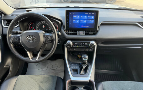 Toyota RAV4, 2022 год, 3 299 000 рублей, 9 фотография