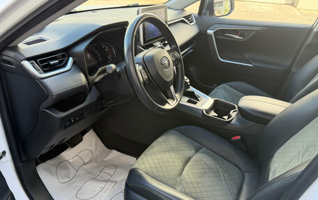 Toyota RAV4, 2022 год, 3 299 000 рублей, 7 фотография
