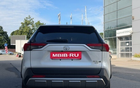 Toyota RAV4, 2022 год, 3 299 000 рублей, 5 фотография