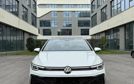 Volkswagen Golf VIII, 2022 год, 2 040 000 рублей, 2 фотография