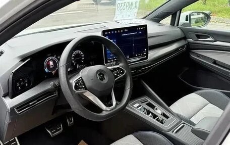Volkswagen Golf VIII, 2022 год, 2 040 000 рублей, 6 фотография