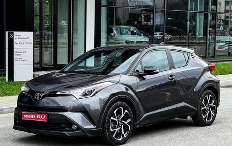 Toyota C-HR I рестайлинг, 2017 год, 1 800 000 рублей, 1 фотография