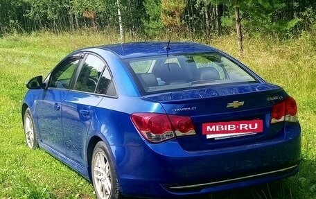 Chevrolet Cruze II, 2011 год, 695 000 рублей, 6 фотография