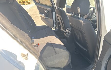 BMW 3 серия, 2011 год, 1 350 000 рублей, 14 фотография