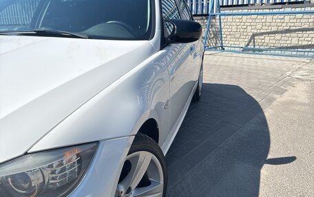BMW 3 серия, 2011 год, 1 350 000 рублей, 30 фотография