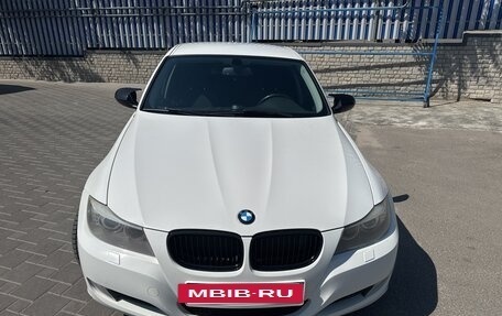 BMW 3 серия, 2011 год, 1 350 000 рублей, 32 фотография