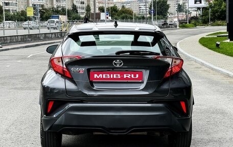 Toyota C-HR I рестайлинг, 2017 год, 1 800 000 рублей, 5 фотография