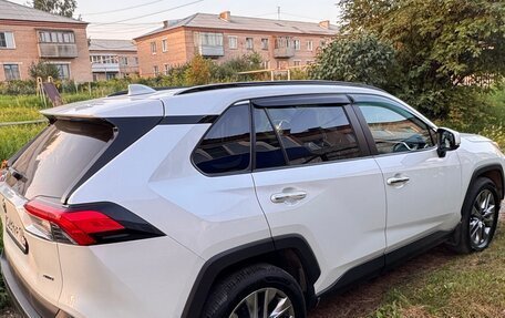 Toyota RAV4, 2020 год, 3 150 000 рублей, 2 фотография