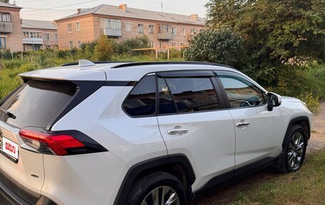 Toyota RAV4, 2020 год, 3 150 000 рублей, 9 фотография