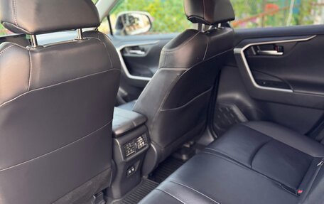 Toyota RAV4, 2020 год, 3 150 000 рублей, 6 фотография