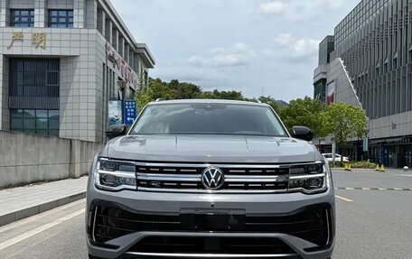 Volkswagen Teramont I, 2024 год, 4 454 000 рублей, 2 фотография