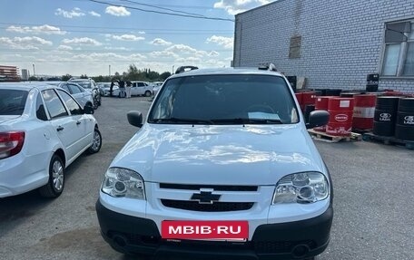 Chevrolet Niva I рестайлинг, 2016 год, 760 000 рублей, 3 фотография