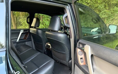 Toyota Land Cruiser Prado 150 рестайлинг 2, 2013 год, 2 850 000 рублей, 8 фотография