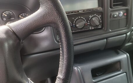 Chevrolet Avalanche I, 2001 год, 1 050 000 рублей, 5 фотография