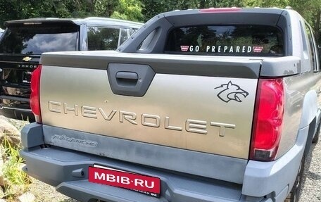 Chevrolet Avalanche I, 2001 год, 1 050 000 рублей, 3 фотография