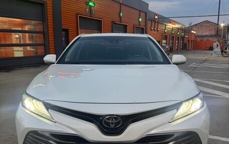 Toyota Camry, 2019 год, 3 100 000 рублей, 2 фотография