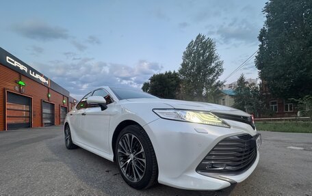 Toyota Camry, 2019 год, 3 100 000 рублей, 4 фотография