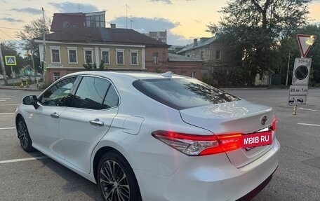 Toyota Camry, 2019 год, 3 100 000 рублей, 8 фотография
