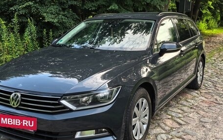 Volkswagen Passat B8 рестайлинг, 2017 год, 1 670 000 рублей, 2 фотография