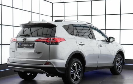 Toyota RAV4, 2017 год, 2 850 000 рублей, 4 фотография