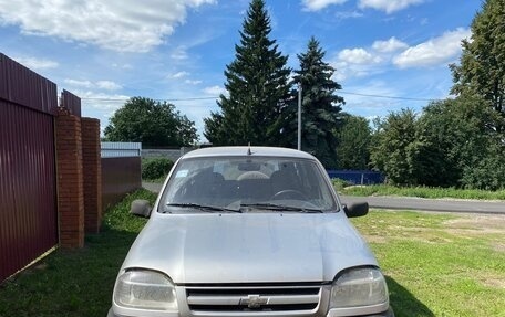 Chevrolet Niva I рестайлинг, 2005 год, 230 000 рублей, 1 фотография