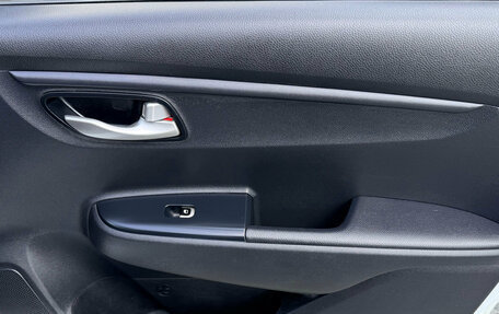KIA Rio IV, 2018 год, 1 025 000 рублей, 18 фотография